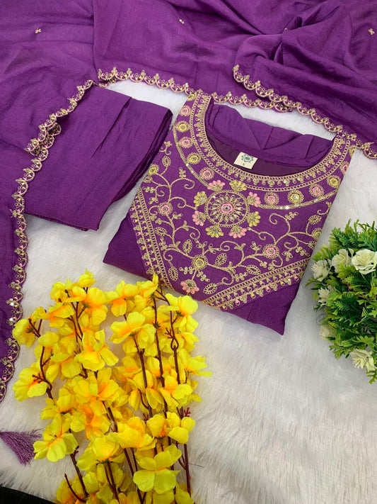 Launching New designerbparty wear Look pure Vichitra Top Pent and Dupatta, Featuring Beautiful Anarkali suit set in pure Vichitra embroidery sequence work with Flared Top with dupatta embroidery border cat work.*✅