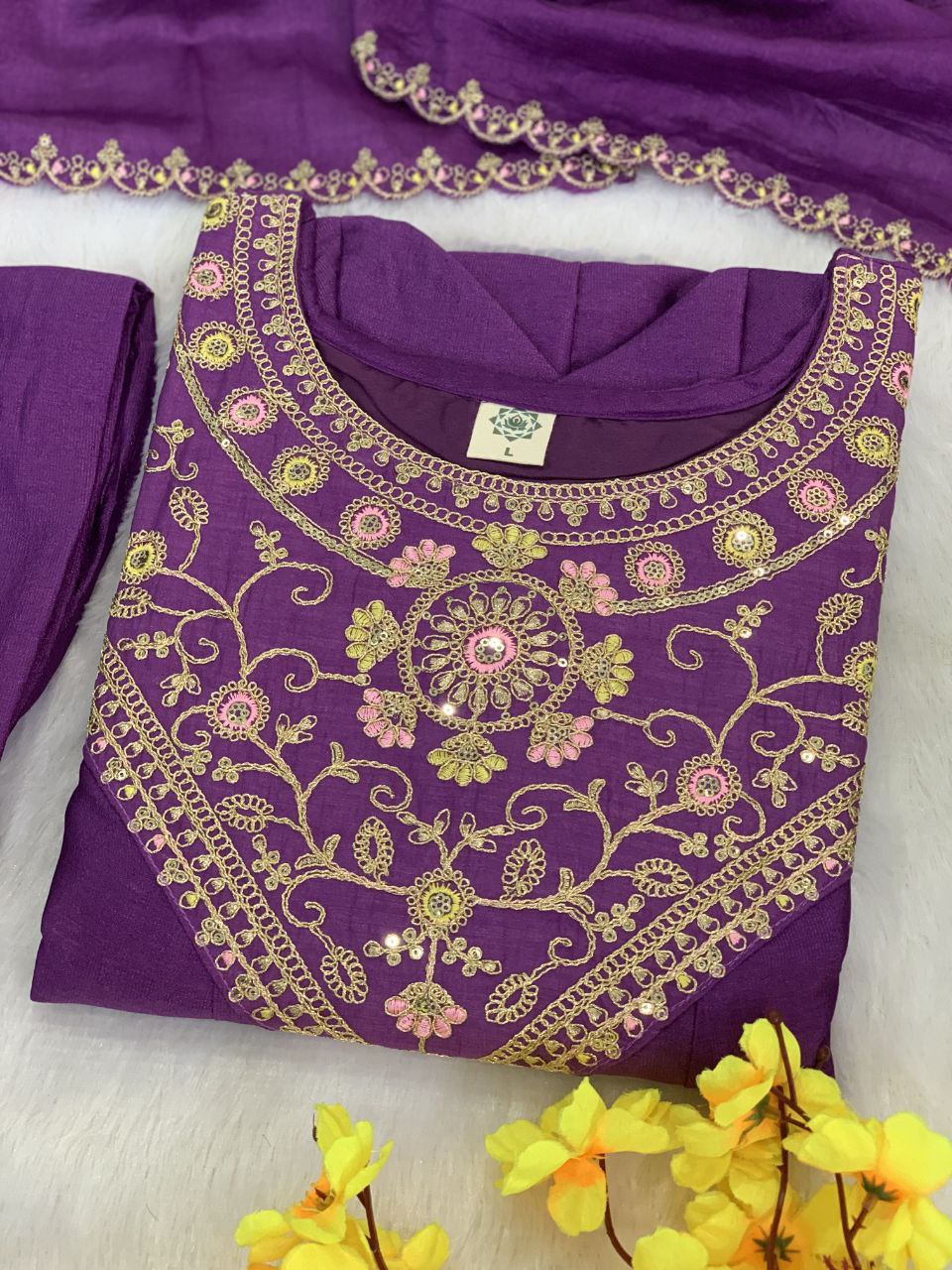 Launching New designerbparty wear Look pure Vichitra Top Pent and Dupatta, Featuring Beautiful Anarkali suit set in pure Vichitra embroidery sequence work with Flared Top with dupatta embroidery border cat work.*✅