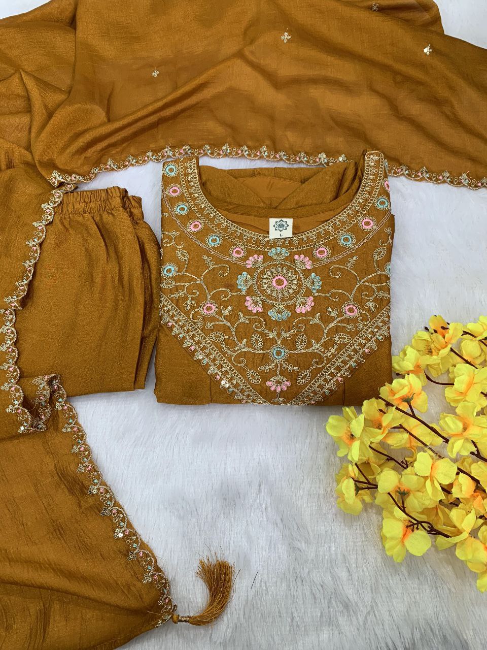 Launching New designerbparty wear Look pure Vichitra Top Pent and Dupatta, Featuring Beautiful Anarkali suit set in pure Vichitra embroidery sequence work with Flared Top with dupatta embroidery border cat work.*✅